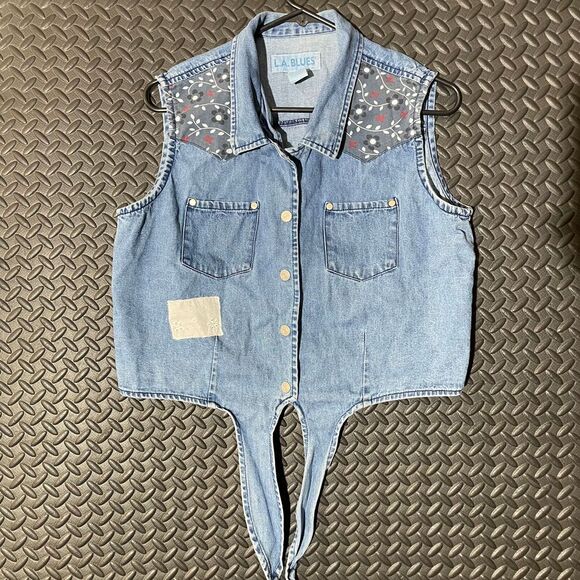 L.A. Blues Tops - L.A. Blue Western Embroidered Floral‎ Denim Button Up Blue Vest Women's Size L